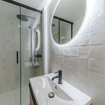 Duplex Elegant Et Calme, Plein Centrre
